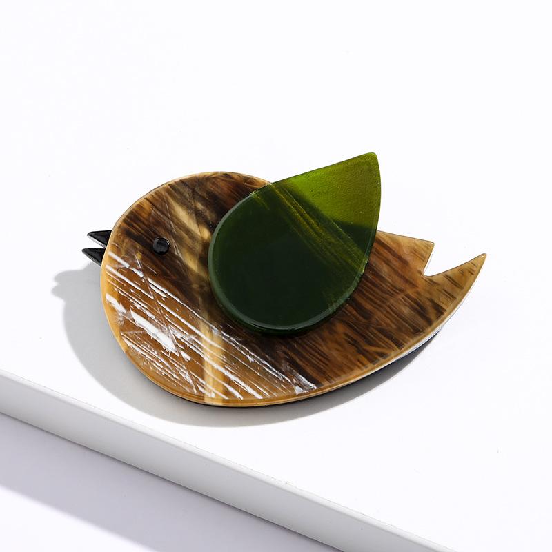 SKEDS Fashion Cute Bird Acrylic Brooches For Women Men Cartoon Vintage Badges Lapel Pins Unisex Clothes Coat Animal Brooch Pin