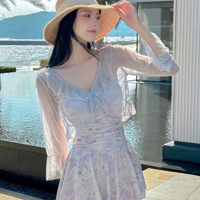 New One-piece Cover-up Dressh V-neck Slim Conservative Floral Print Hot Spring Vacation Swimwear Two-piece Two-piece Set