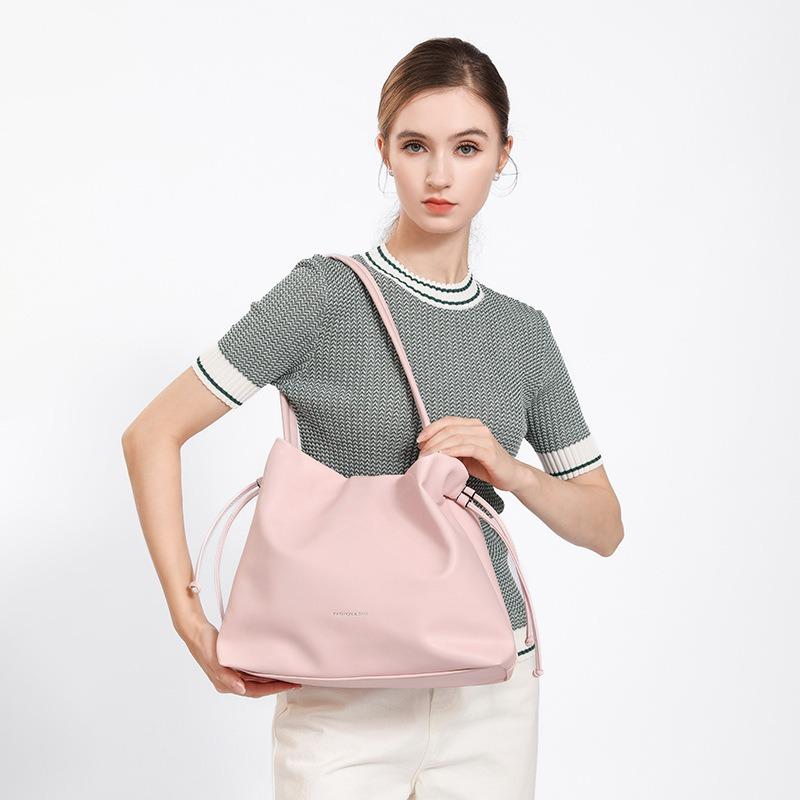 Niche High-End Fashion Versatile New Dopamine Fashion Versatile Solid Color Pleated Single Shoulder Crossbody Bag Lightweight for Outings