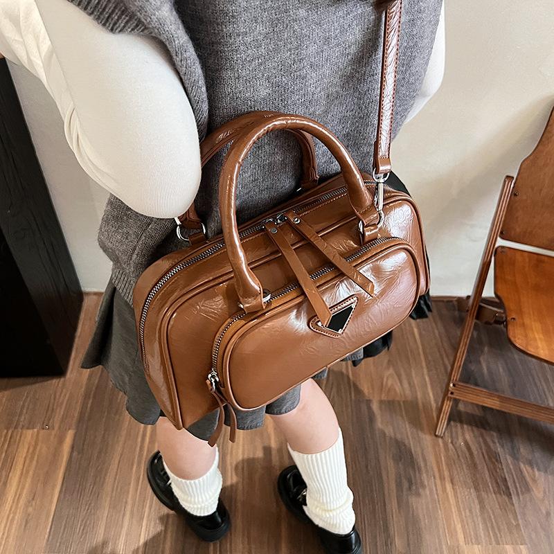 This Year's Popular High-end Foreign-style Bowling Bag Women's 2025 New Handbag Commuter Shoulder Messenger Bag Tide