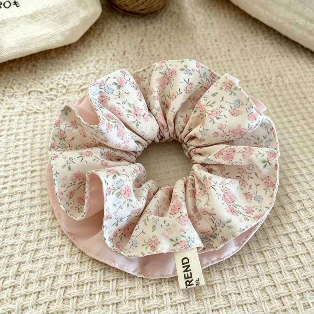 Korean Style Small Floral Hair Tie for Women - High-End 2026 Hair Accessory for Ponytails and Buns.