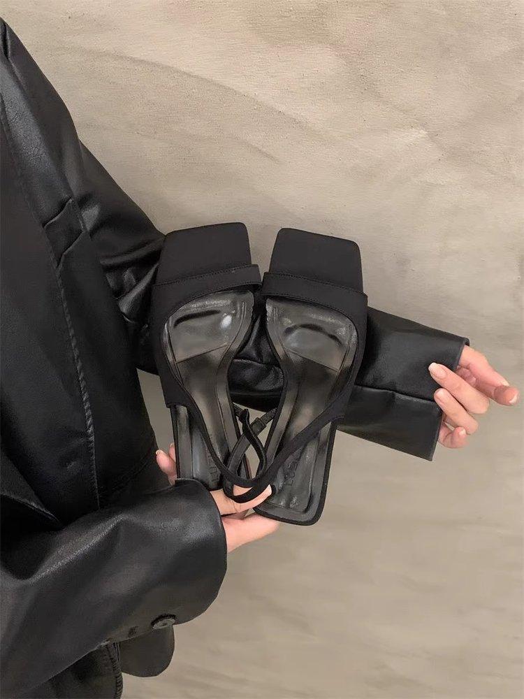 

Модные Горячие Продажи Элегантные Черные Нишевые Туфли на Высоком Каблуке во Французском Стиле Женская Обувь 2025 Новые Летние Римские Сандалии для Координации с Платьем 34 чёрный