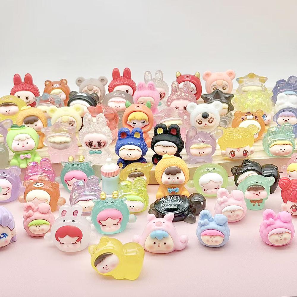 Figuritas de Resina de Dibujos Animados 3D: Accesorios y Colgantes para Llaveros DIY para Estudiantes