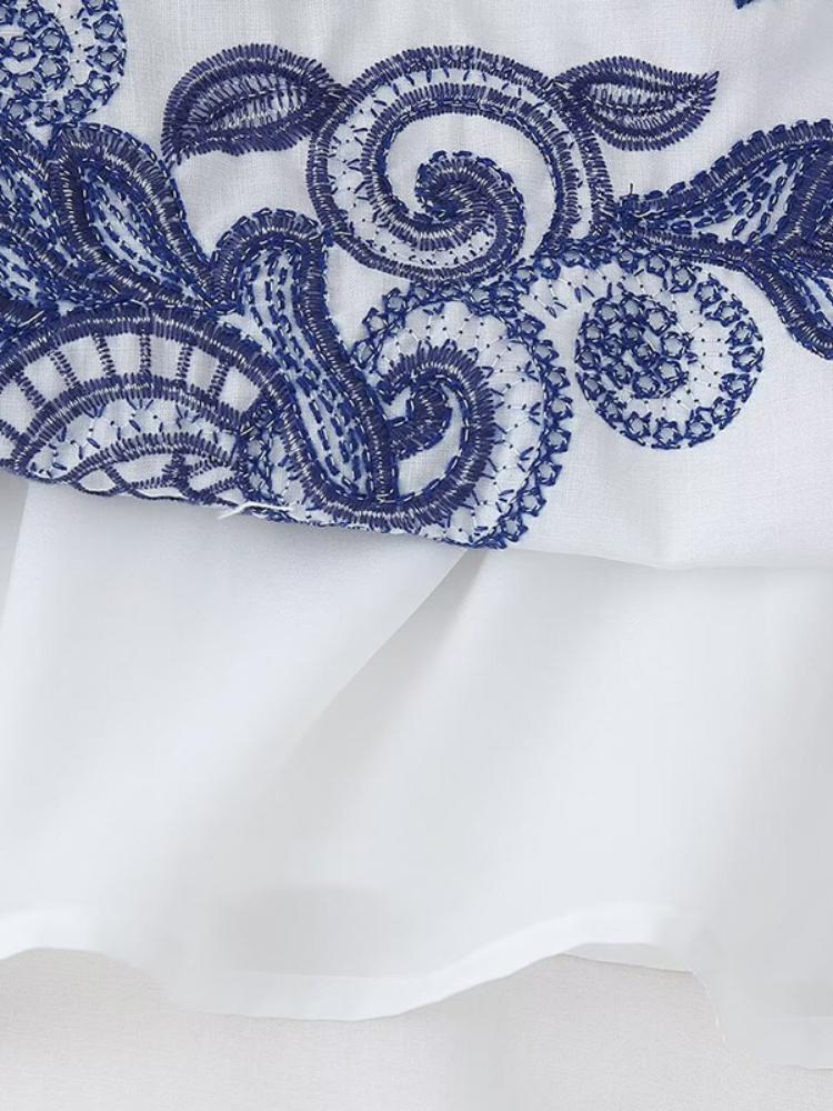 Вышитые рубашки с рукавами «летучая мышь» и юбками — фото 11