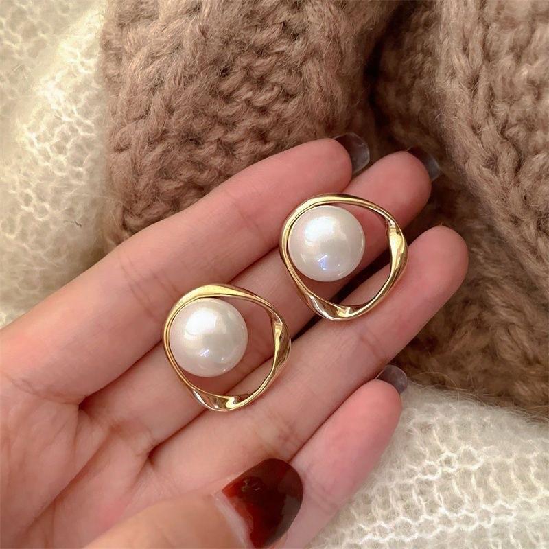 French Baroque Special-Shaped Pearl Pendant Earrings Women'S Niche Fashion Versatile Design Sense Knotted Earrings Earrings