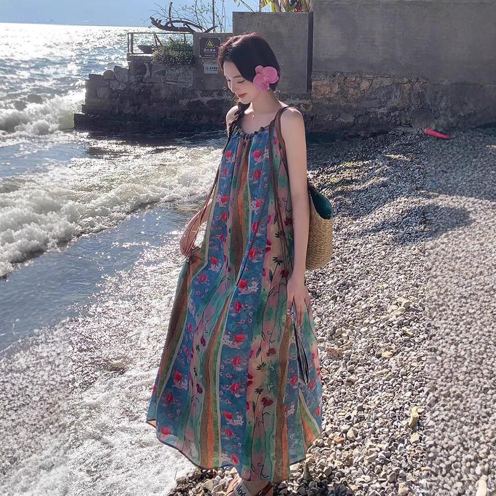 Seaside vacation floral spaghetti strap dress for women, new French vintage bohemian ethnic style, stunning midi skirt