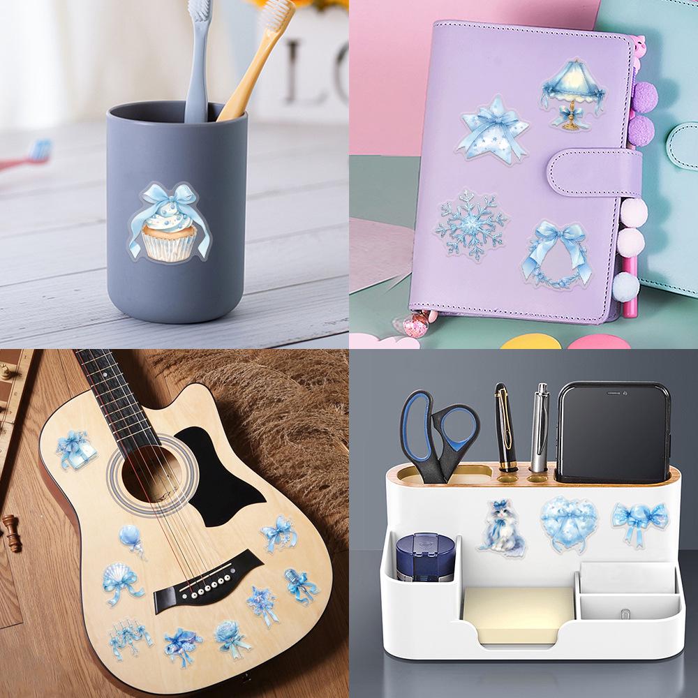 60 Modrých Coquette Voděodolných Samolepek pro Deníky, Kytary, Láhve na Vodu - Průhledný PET Materiál