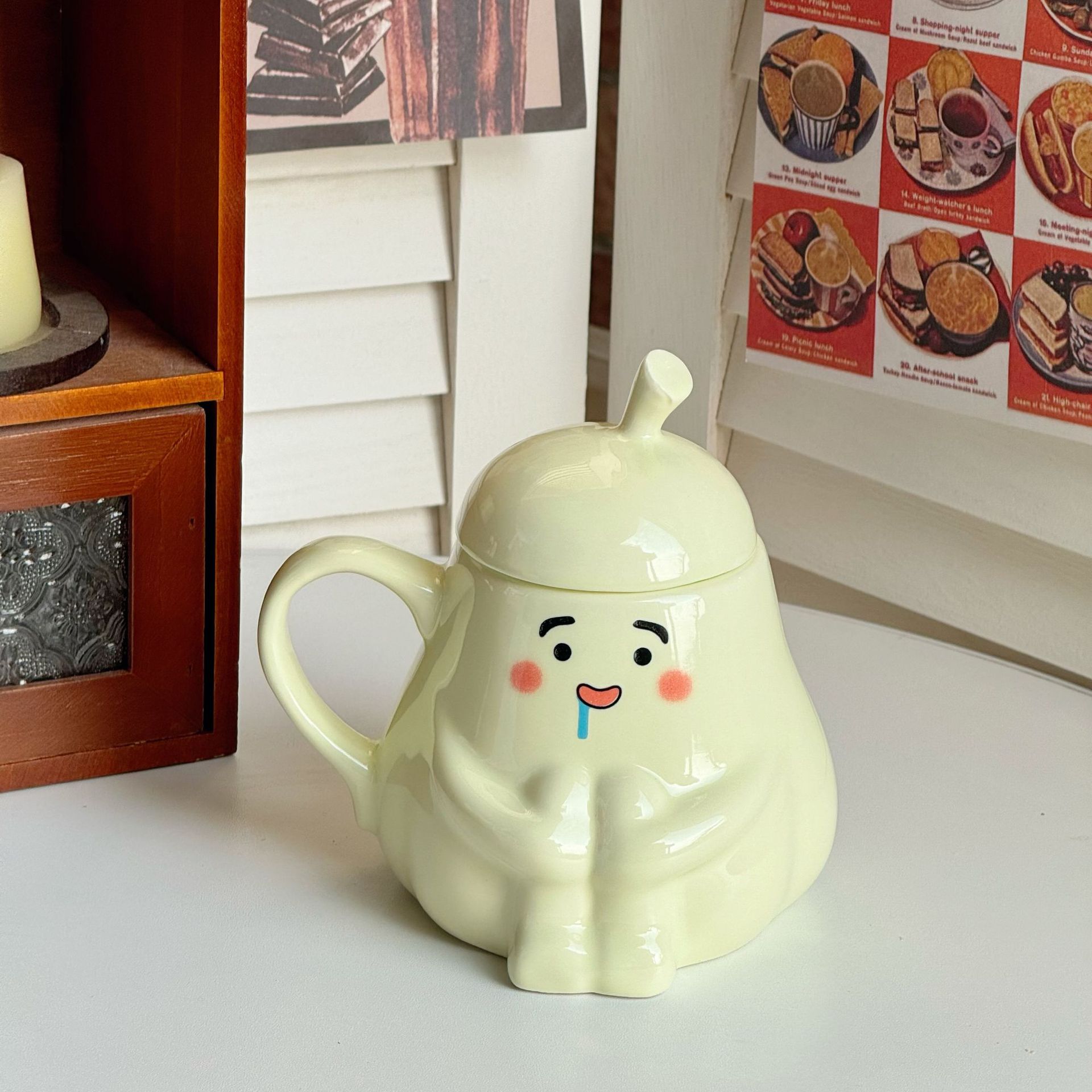 Pear greedy cup ceramic mug pear cup cute couple hug cup cartoon with lid household creative drinking cup 401-500ml