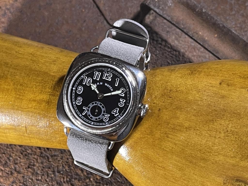 Military watch Cushion watch Black dial Gray buckskin Nato strap [M.R.M.W.]