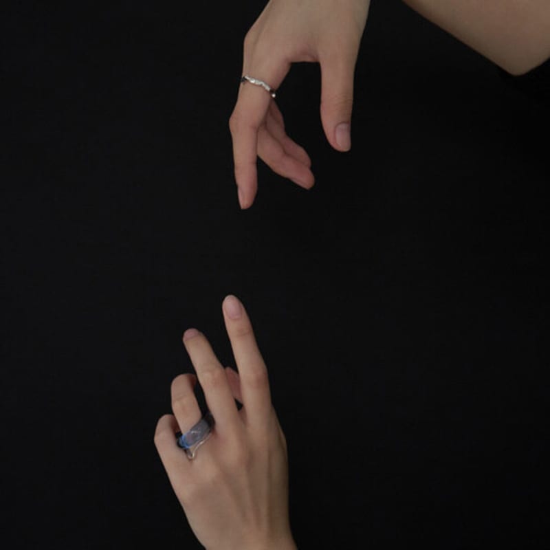 APIOH BOLD MARBLE GLASS RING