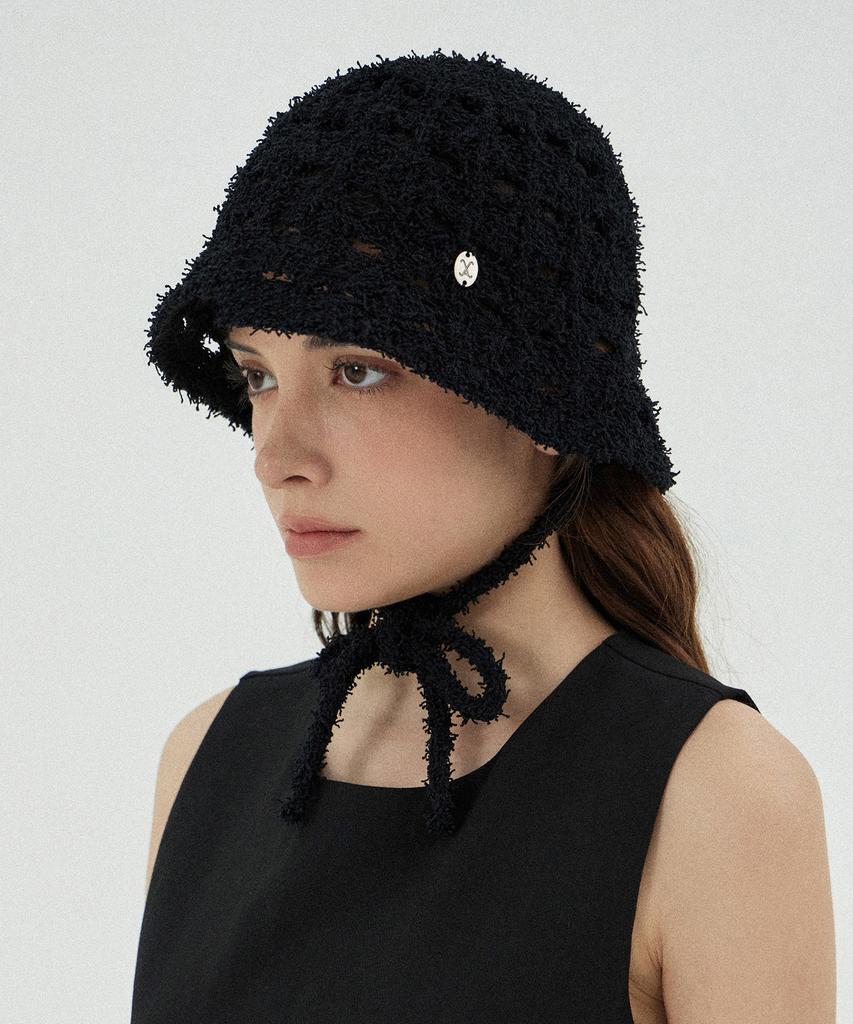 Bajal Va Curved Oval Metallic Knit Punching Bucket Hat Black