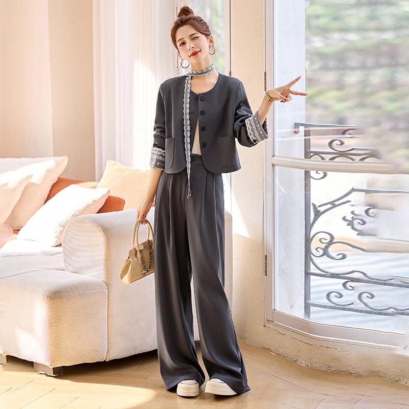 

2025 Spring Lace Patchwork Jacket & Wide-Leg Pants Set L (59-64 kg)