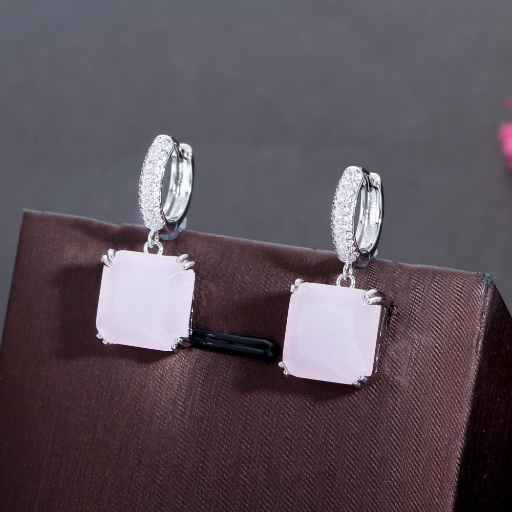 CMM Wunderschöne silberfarbene Zirkonia-Ohrringe im Prinzessinnenschliff, Party-Schmuck