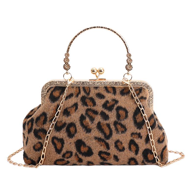 

This year s popular shell bag winter new chain bag niche leopard print handbag women s shoulder messenger bag коричневый