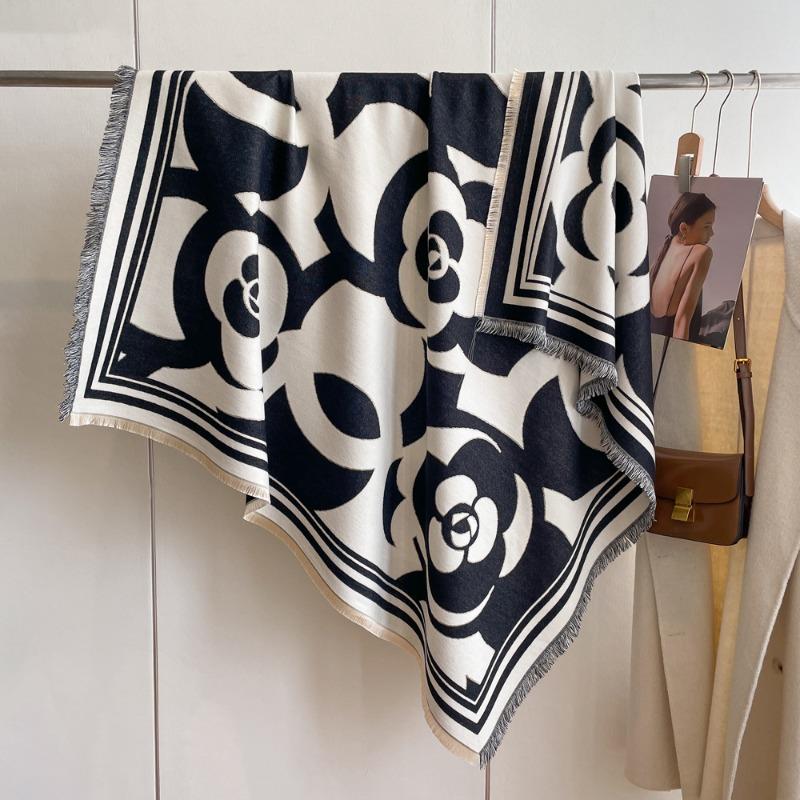 New imitation cashmere scarf women's winter thickened warm square scarf fashionable versatile elegant cape