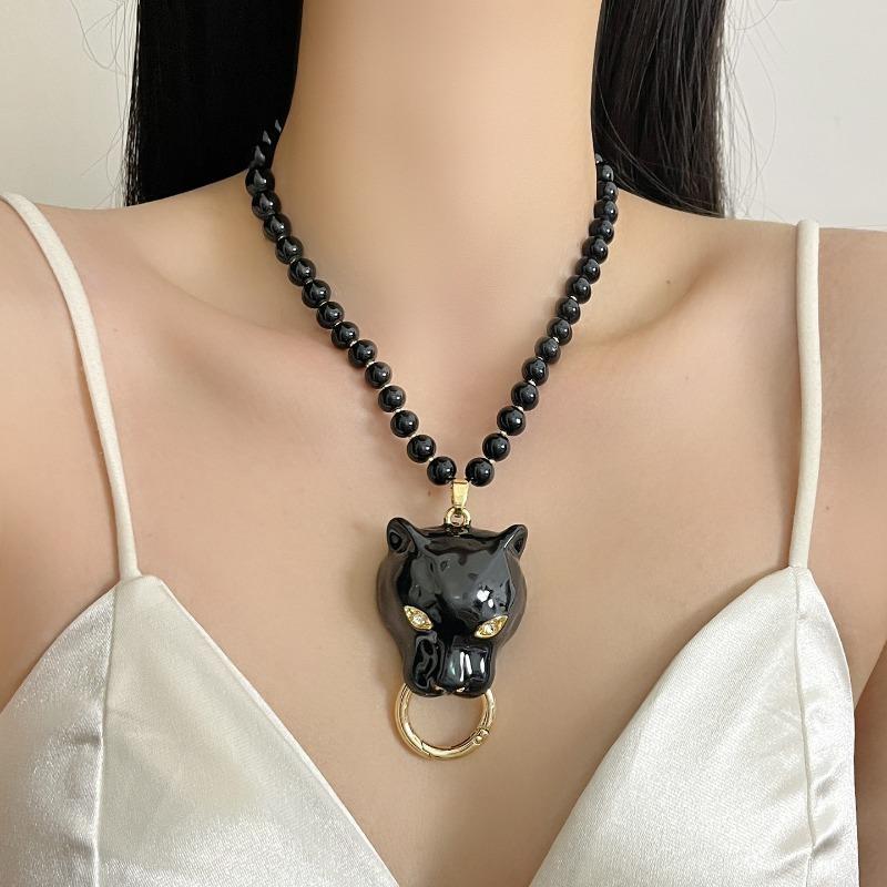 Elegant Enamel Leopard Pendant Necklace for Women Animal Choker Beaded Panther Pendant Necklace Party Daily Fashion Accessory