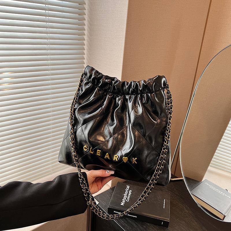 Damentasche mit großer Kapazität, neue vielseitige Bucket Bag für Frühling und Sommer, Kettentasche, hochwertige Umhängetasche