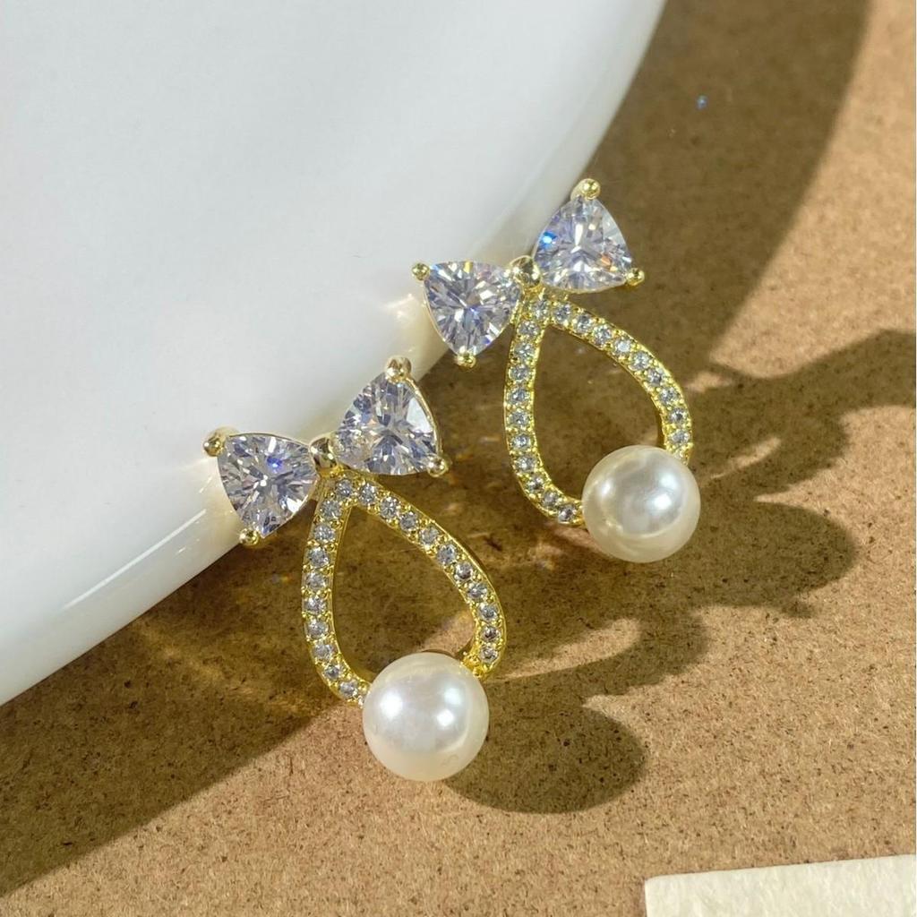 Exquisite Zircon Bow Pearl Stud Earrings: High-End, Versatile, Fashionable Lady Jewelry