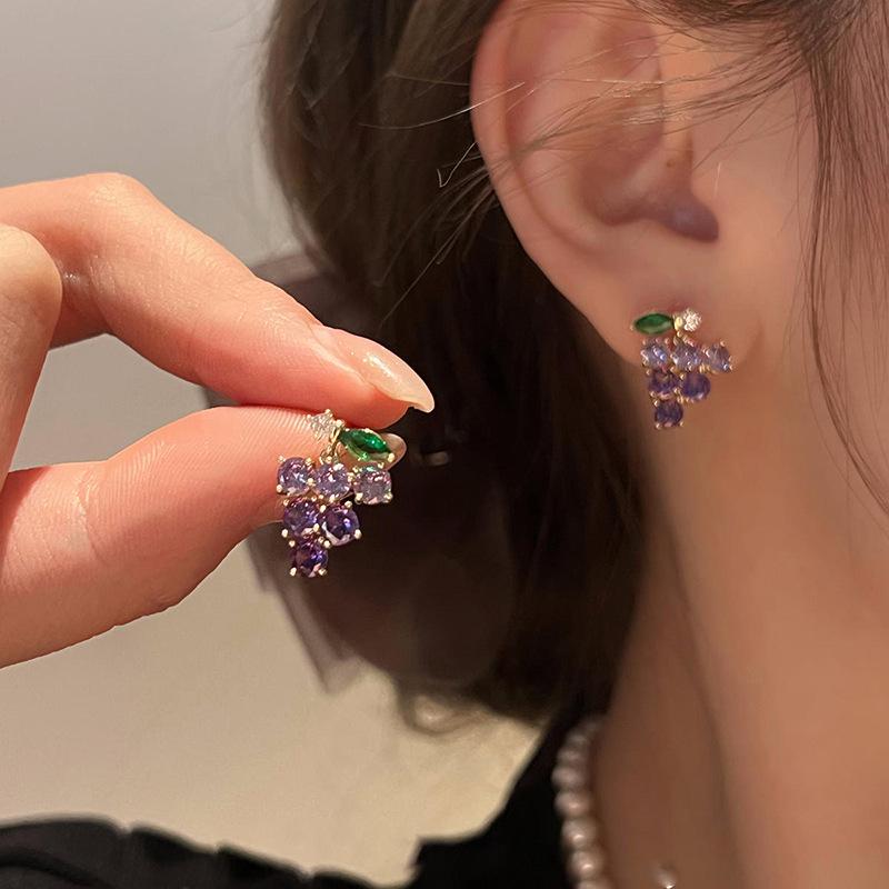 Boucles d'oreilles puces en argent S925 avec strass raisin: Élégant, Polyvalent, Design Haut de Gamme pour Femmes