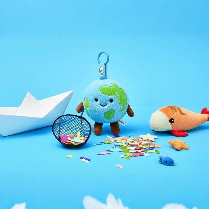 Kleine Erde 10cm Plüschtier Taschenanhänger Niedlich Animation Stofftier Trendige Spielzeuge Dekoration Schlüsselanhänger Autoanhänger Feiertagsüberraschung Geschenke