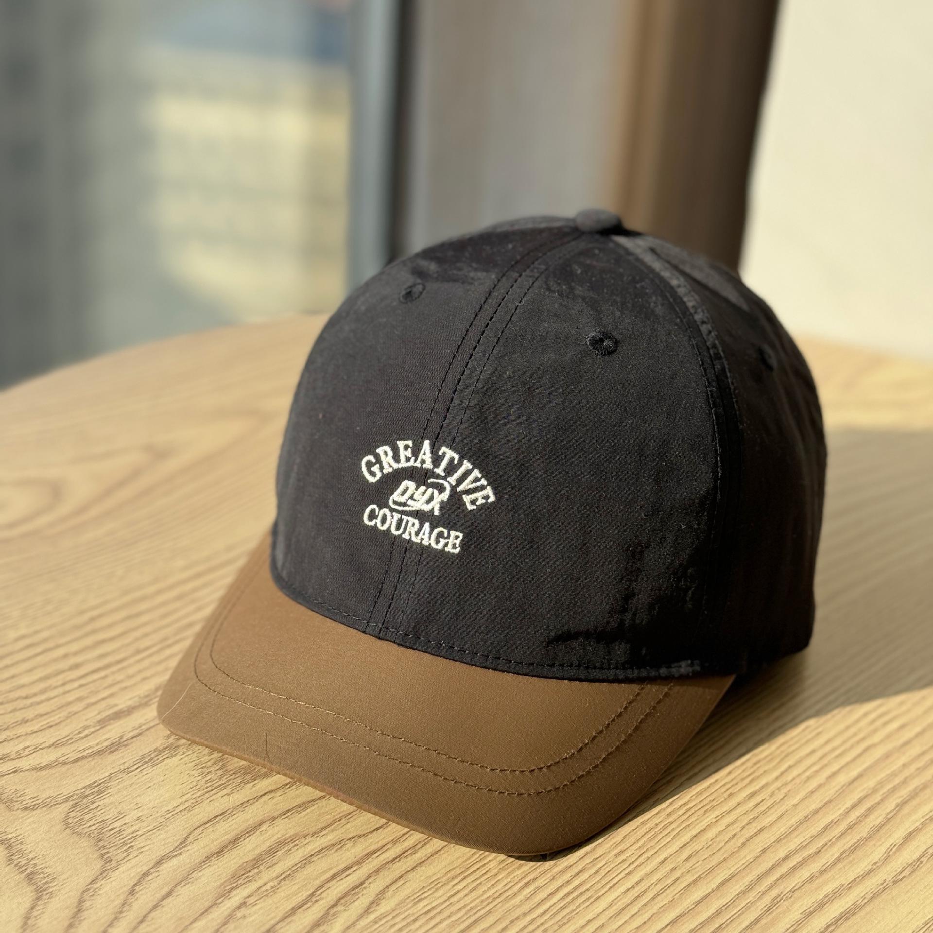 

New American retro style soft-top baseball cap with contrasting colors and lettering, trendy for both men and women2026Large-cap size baseball cap Adult54-60Adjustable чёрный