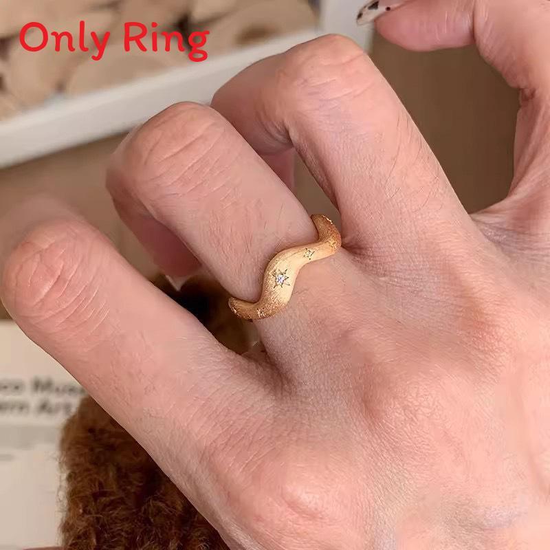

Fashion Copper Wave Ring With Rhinestone Detailing For Casual Office Wear золотой