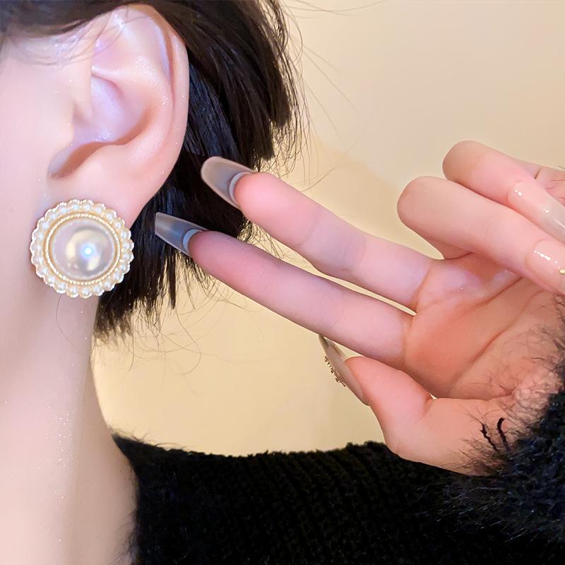 Zarte Imitationsperlen Ohrstecker für Damen Neu Geometrische Runde Ohrringe Party Hochzeit Leichter Luxusschmuck Mädchengeschenk