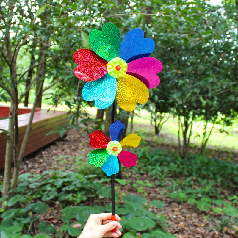 1 kus Barevný flitrový větrník Plastový tvar srdce Větrný mlýn Dekor Venkovní zahrada Trávník Slavnostní Jasné barvy Rotující Zábavná scéna