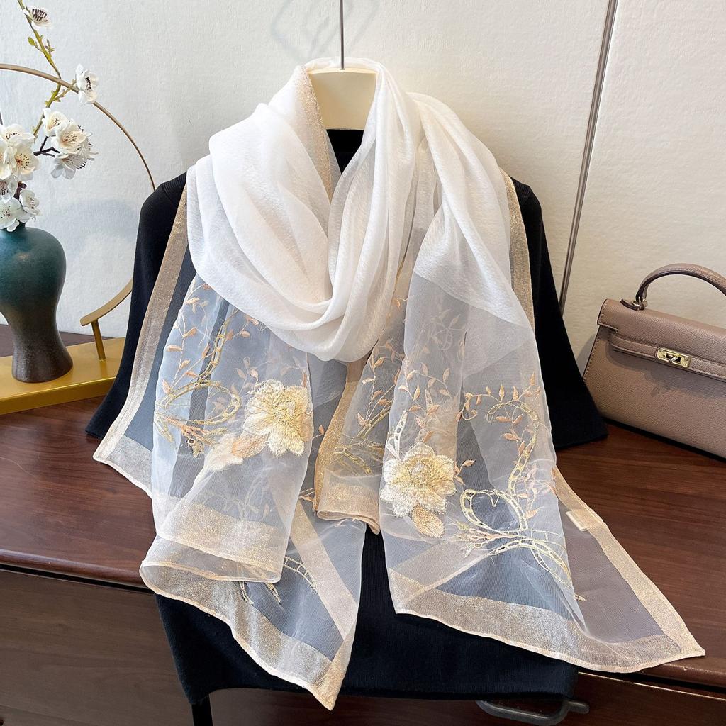Nový Elegantní a Módní Větruodolný Tenký Hedvábný Šátek Hedvábný Vlněný Vyšívaný Šátek pro Dámskou Opalovací Šálu