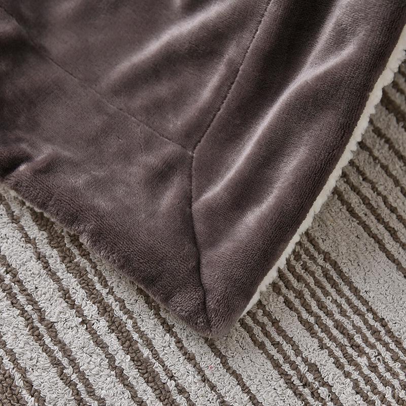 Double-Layer Thickened Flannel and Lamb Fleece Blanket with Solid Color and Custom Logo