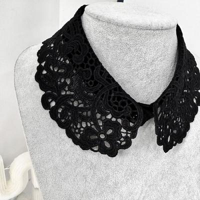 Inserto Collo Finto Moderno Con Ricami Intricati Collare alla Moda Per Trasformazioni Veloci dell'Outfit