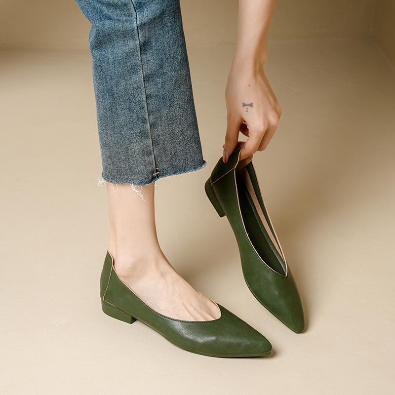 Leather single shoes thick heel 2025 new versatile fairy wind ladyshoes shallow mouth middle heel size women's shoes grandma shoes versatile