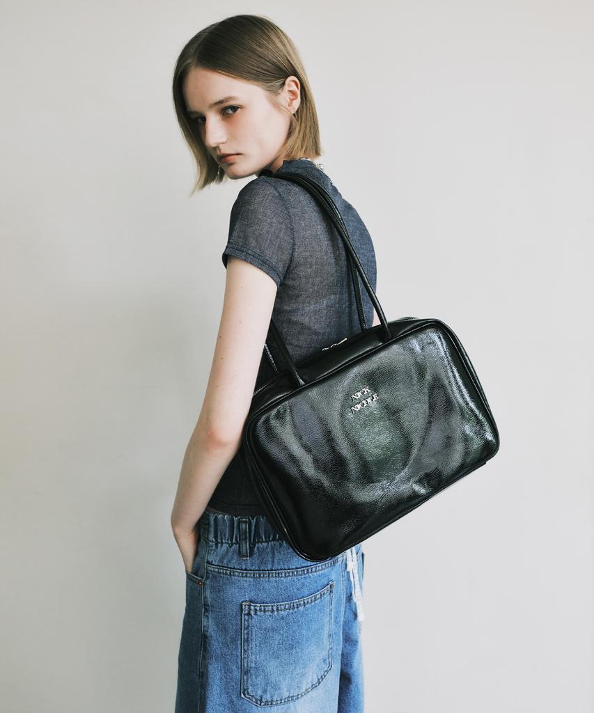 Nick&Nicole Nicole Logo Minimal Square Bag_Black