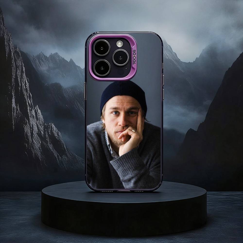 

Actor C-Charlie H-Hunnam Black Candy silver phone case Phone Case For iPhone17,16,15,14,13,12,11 Plus,Pro Max iPhone14ProMax