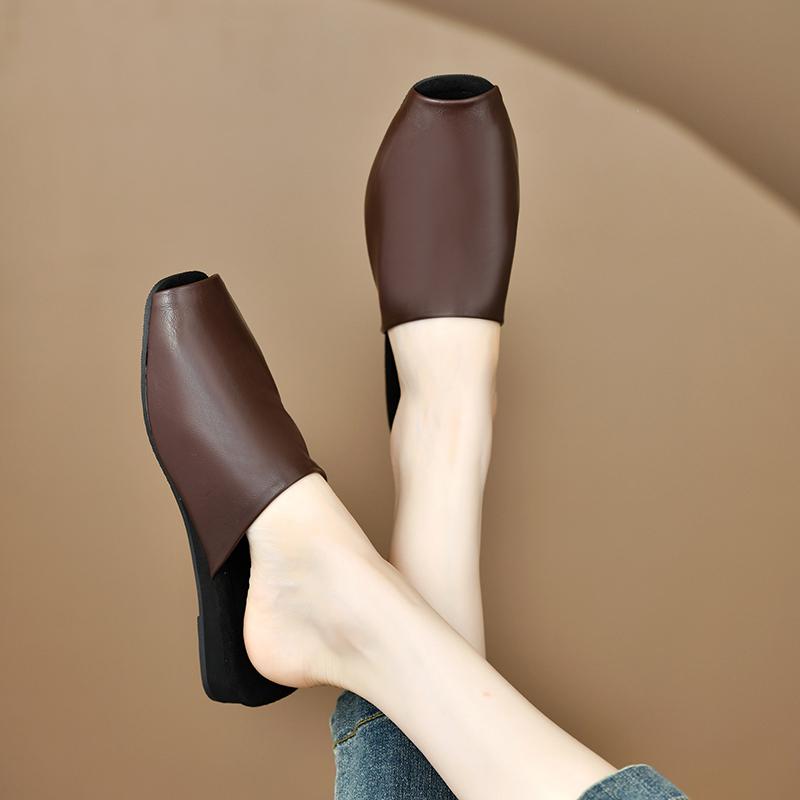 Mules pour femmes Sandales à bout couvert Nouvelles chaussures en cuir pour femmes Mode Moderne Pantoufles Slides Femmes Chaussures à bout ouvert Talon bas