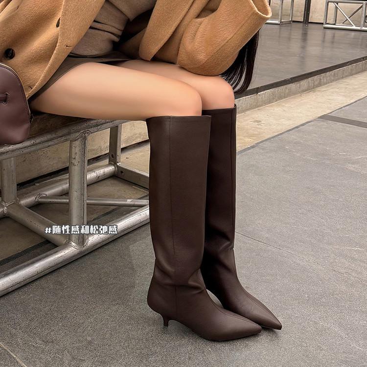 

Кошачий каблук ботфорты женские 2025 осень и зима новые европейские и американские остроносые элегантные темпераментные средний каблук рыцарские сапоги женские сапоги 39 коричневый