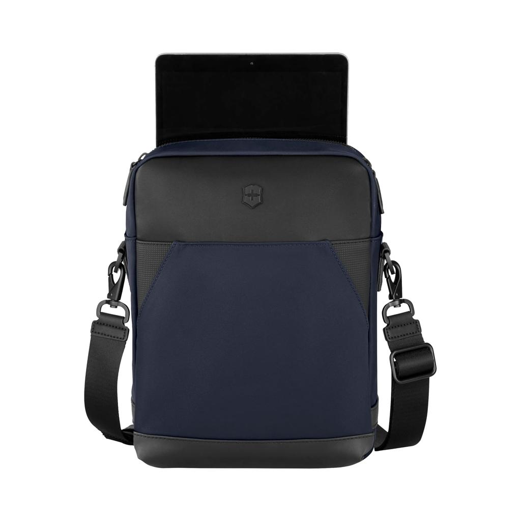 Victorinox Alox Nero Crossbody eine coole und urbane Umhängetasche für Männer und Leicht und diese 6L Tasche ist perfekt für oder crossbody Erhältlich in ocean