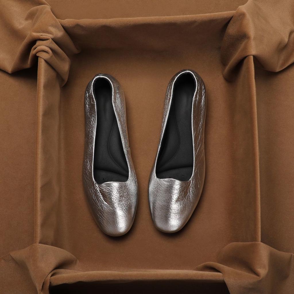 Super soft and beautiful, not tired feet 2025 French single shoes women's new flat-soled grandma shoes comfortable soft-soled small leather shoes