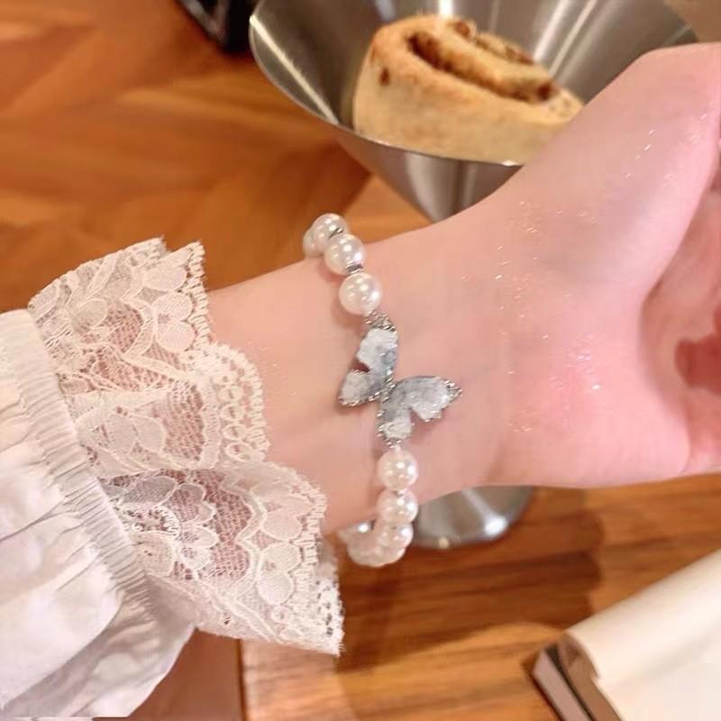 Exquisite Blue Ice Butterfly Pearl Bracelet Refined Trendy Womens Jewelry Hand