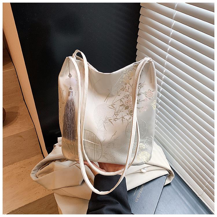 

2025 Women s Chinese-Style Hanfu Shoulder Handbag білий