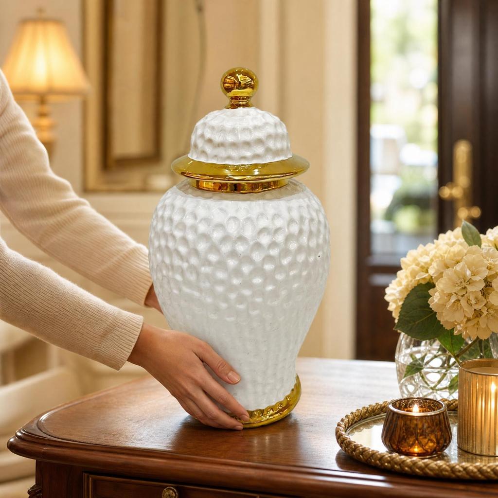European-Style Ceramic Decorative Vase Textured Lidded with Gold