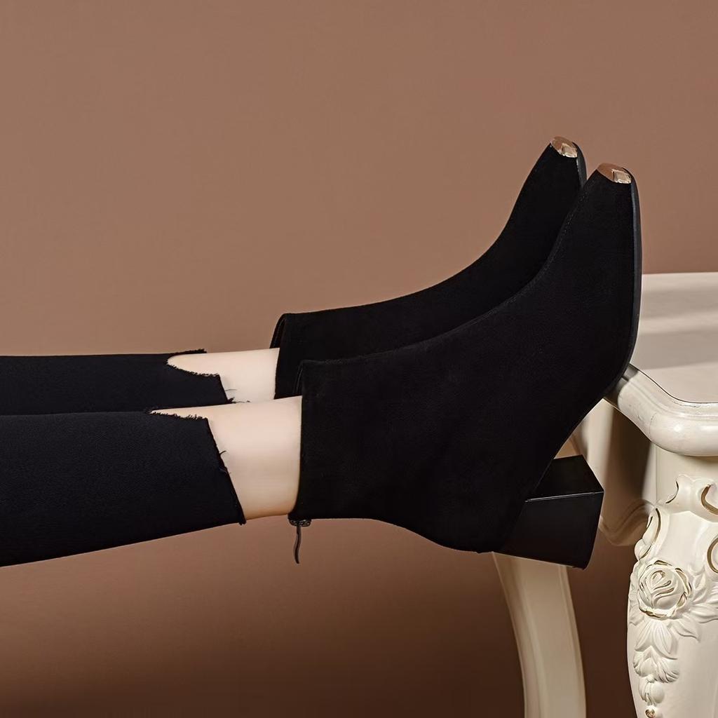 Square head fashion boots women's autumn and winter niche personality iron bag tip elastic boots simple temperament small ankle boots
