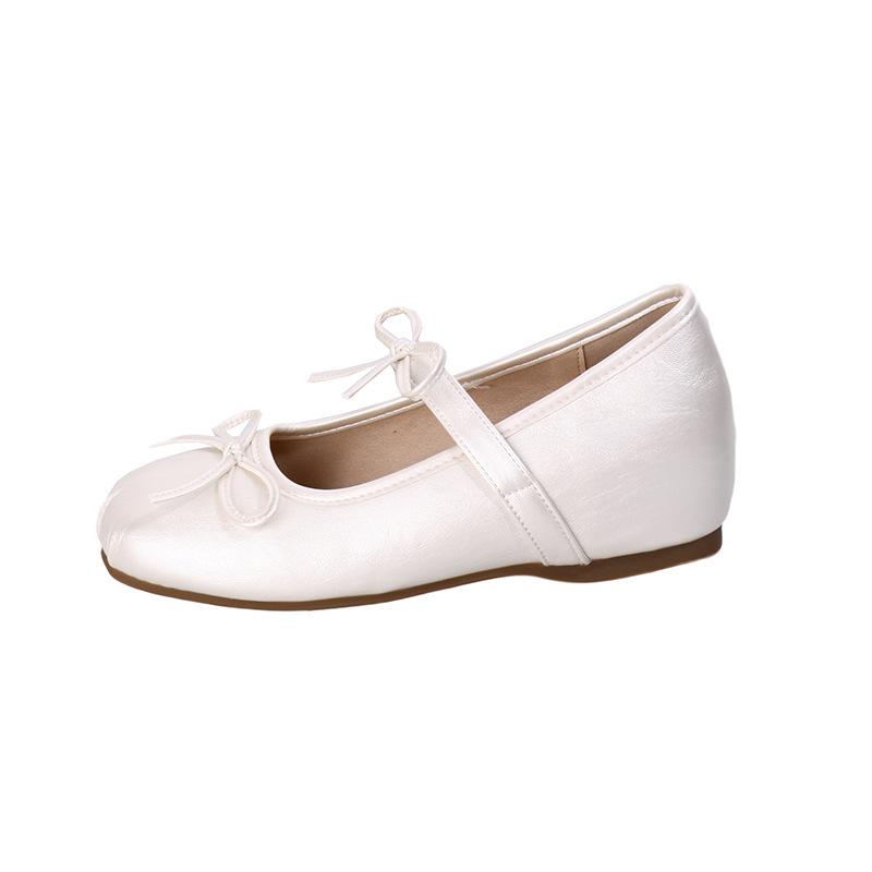 

French silver Mary Jane single shoes women s 2025 new autumn and summer with skirt leather shoes ballet flat beanie shoes 35 бежевый