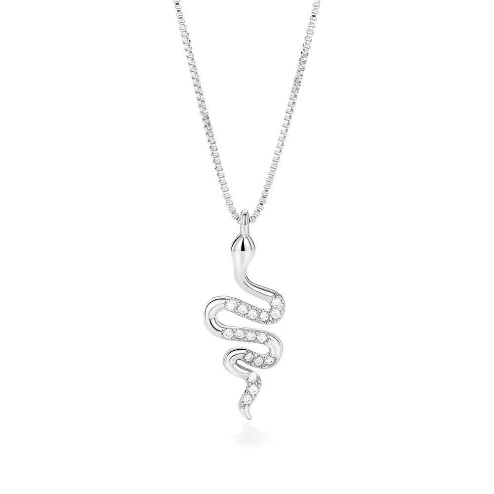 Ladies' Snake Shaped Pendant Necklace, Embellished with Synthetic Zircon, Gothic Snake Shaped Collarbone Chain, Avant-garde Daily Jewelry, Gift Giving