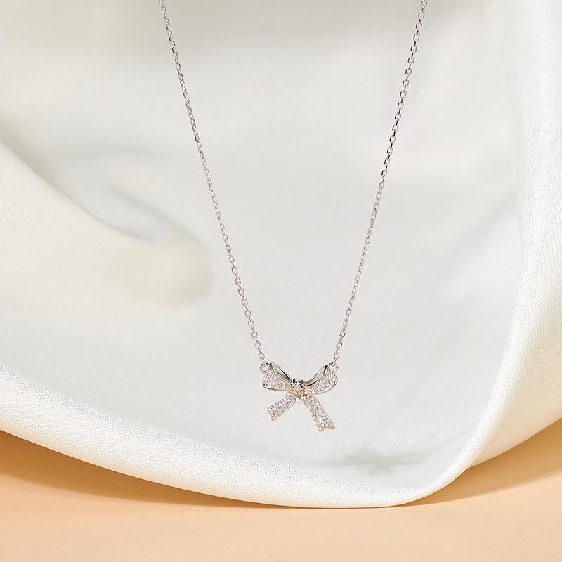 Sparkling Diamond Small Bow Necklace Women Light Luxury and Sweet Collarbone Chain