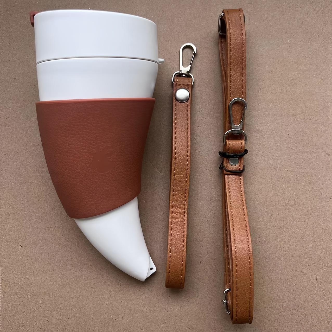 

1 шт. Угловая кофейная кружка с вкладышем из нержавеющей стали, Благоприятный дизайн, Портативная дорожная кружка с кожаным чехлом и ремешком для переноски, 230 мл/7,8 унции для использования на открытом воздухе 230ml/7.8oz белый