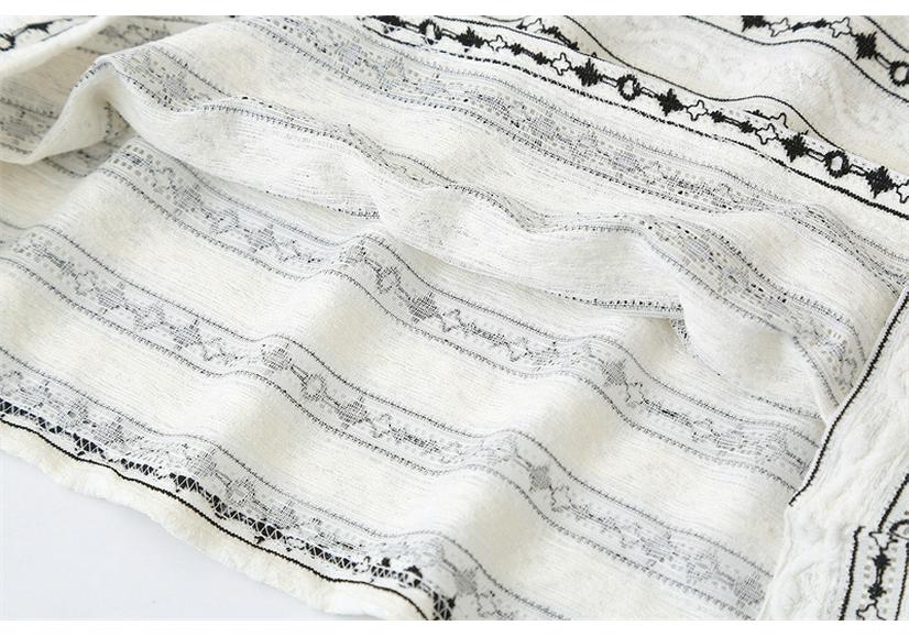 2025 Summer Women's Plus Size Jacquard Stripe Lace T-Shirt - Short Sleeve Fashion Slimming Top