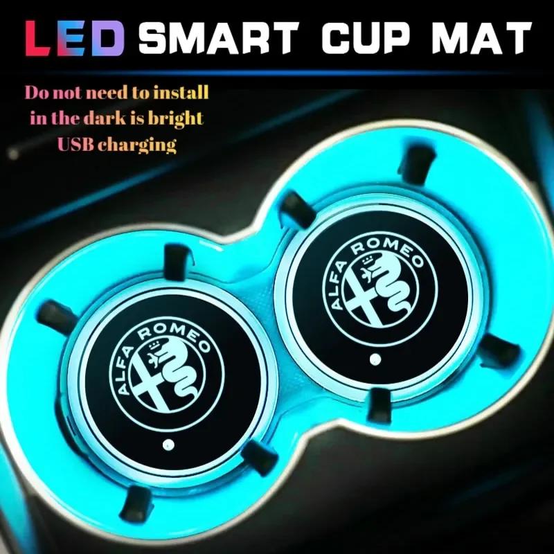 2 Adet Araba LED Akıllı Su Bardağı Altlığı USB Işıklı İçecek Tutucu Bardak Altlığı Alfa Romeo Logolu 155 156 159 Giulia Mito Stelvio 4C GT Spider için