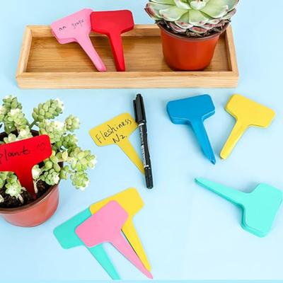 100Pcs T-Type Plant Tags Garden Labels Plastic Plant Marker Tags Waterproof Reusable Plant Labels with Marking Pen for Outdoor Garden Seedlings