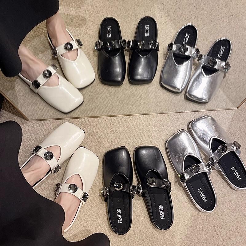 Baotou poloviční pantofle dámské venkovní francouzské s plochou podrážkou jemné večerní sandály léto 2025 nové sandály Muller boty